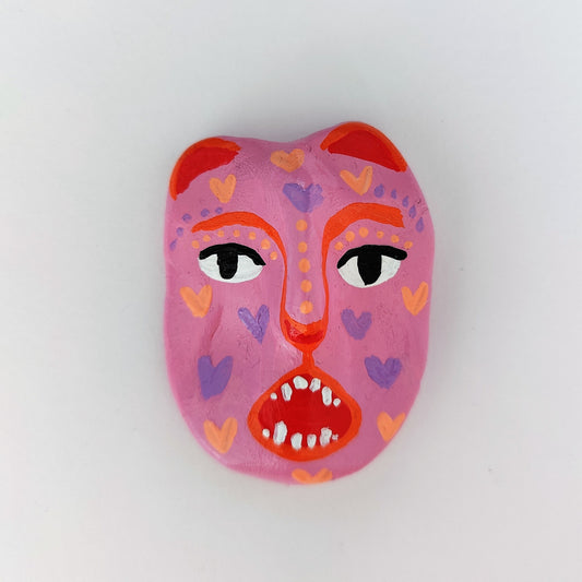 Keramikfigur #043: Lyserød tiger med hjerter (Unika køleskabsmagnet) Nymaane